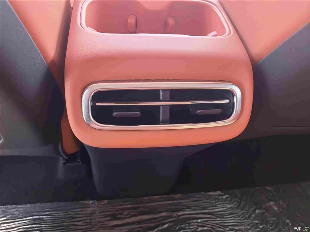 Leapmotor C10, 2025 14