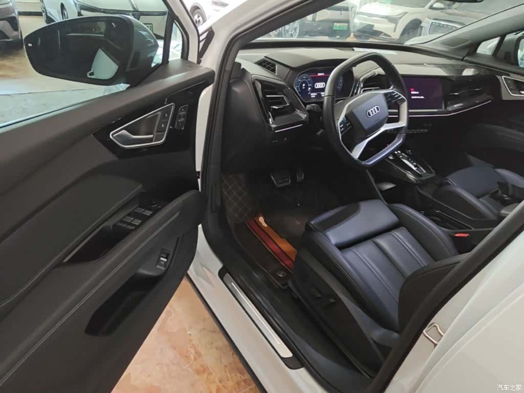 Audi Q4 e-tron, 2024 16