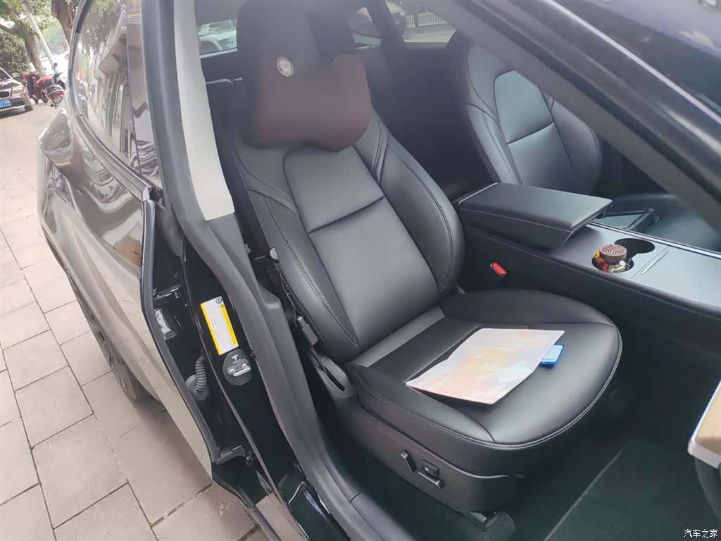 Tesla Model Y, 2022 4