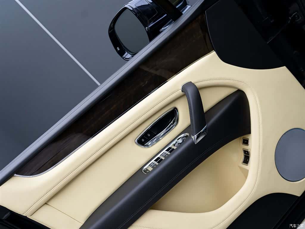 Bentley Bentayga, 2020 9
