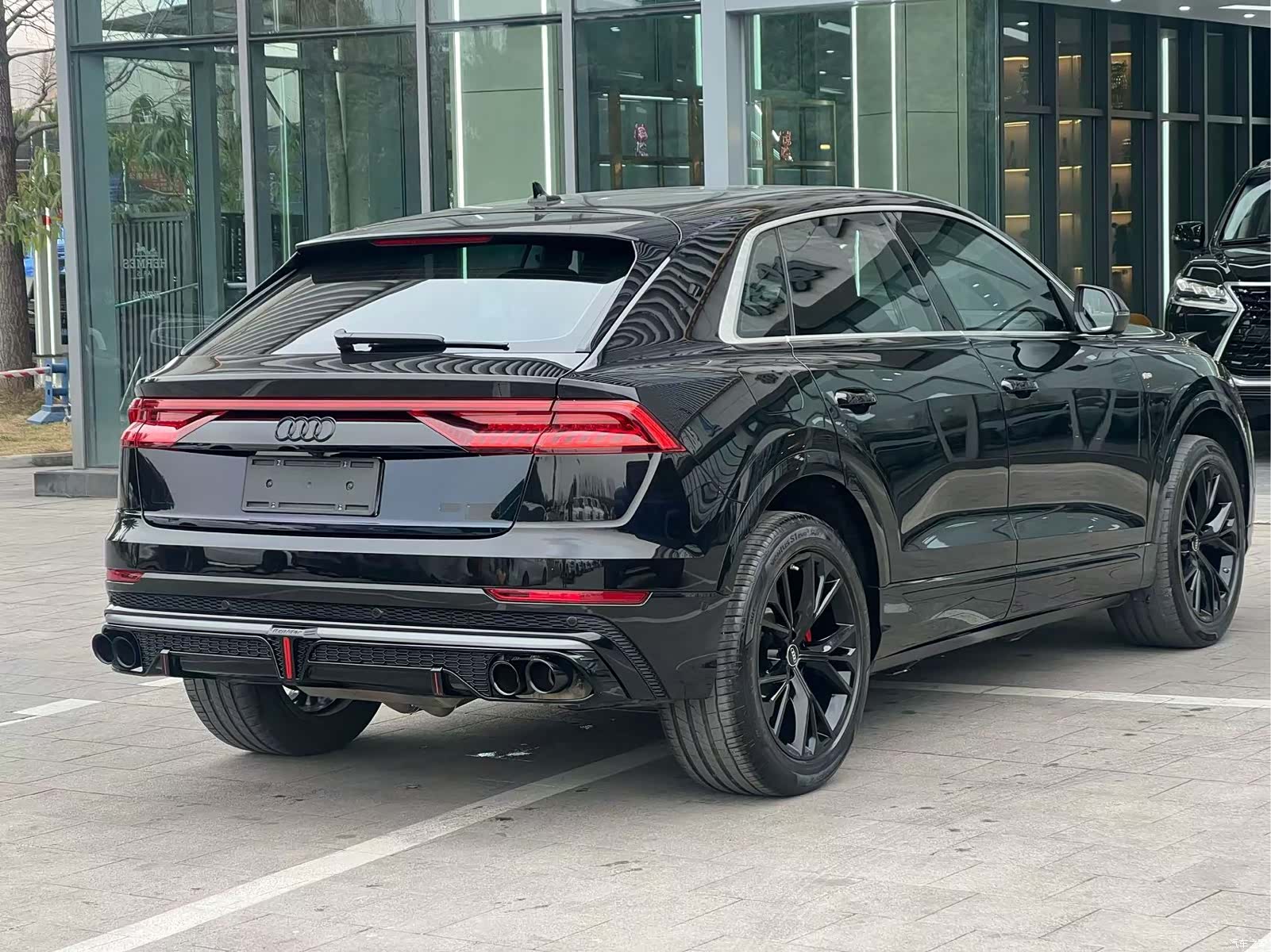 Audi Q8, 2022 9