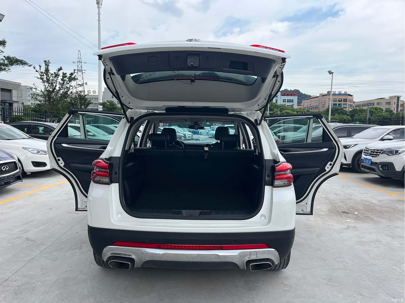 HuaChenZhongHua V7, 2018 18