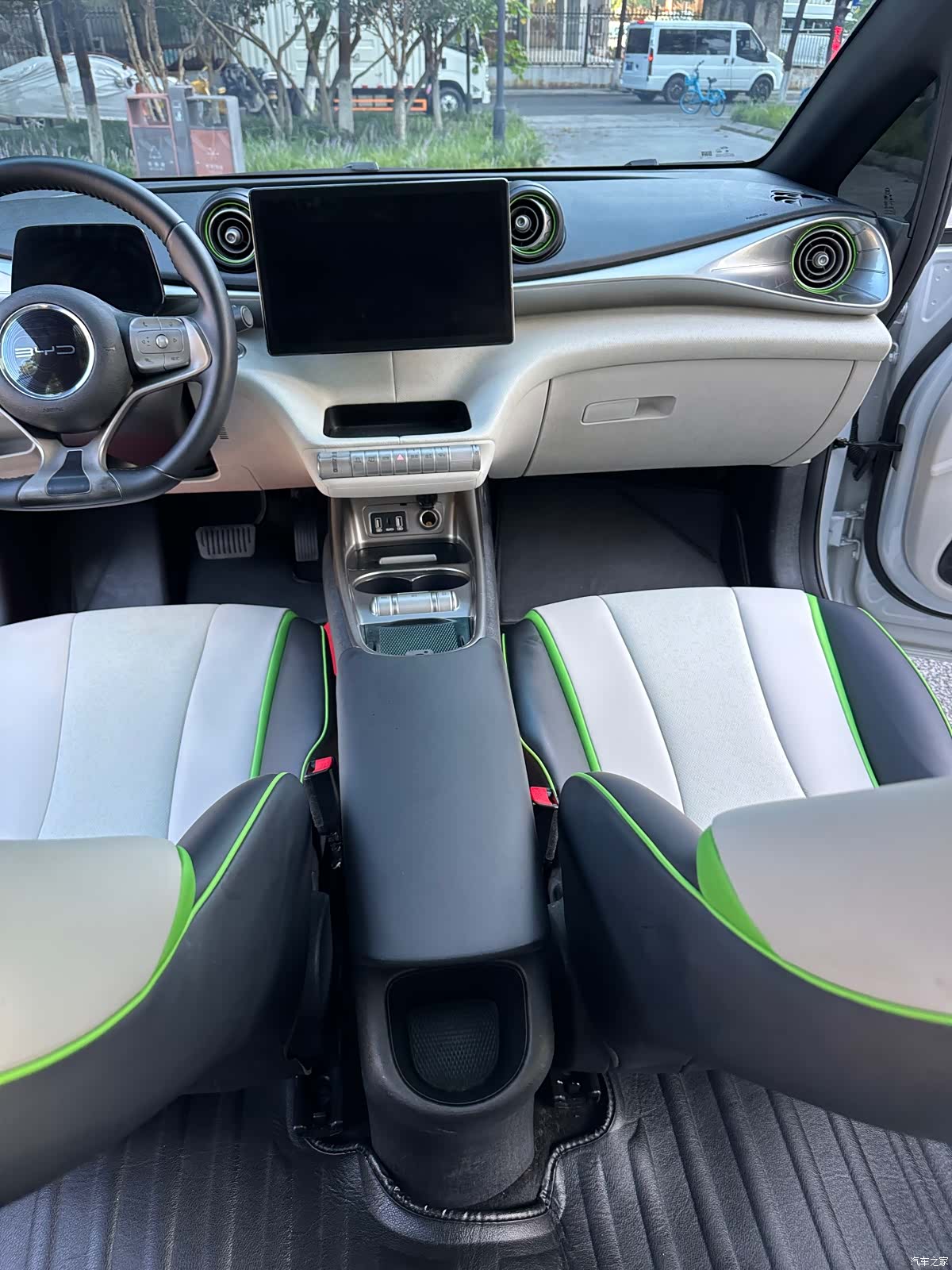 BYD Dolphin, 2023 15