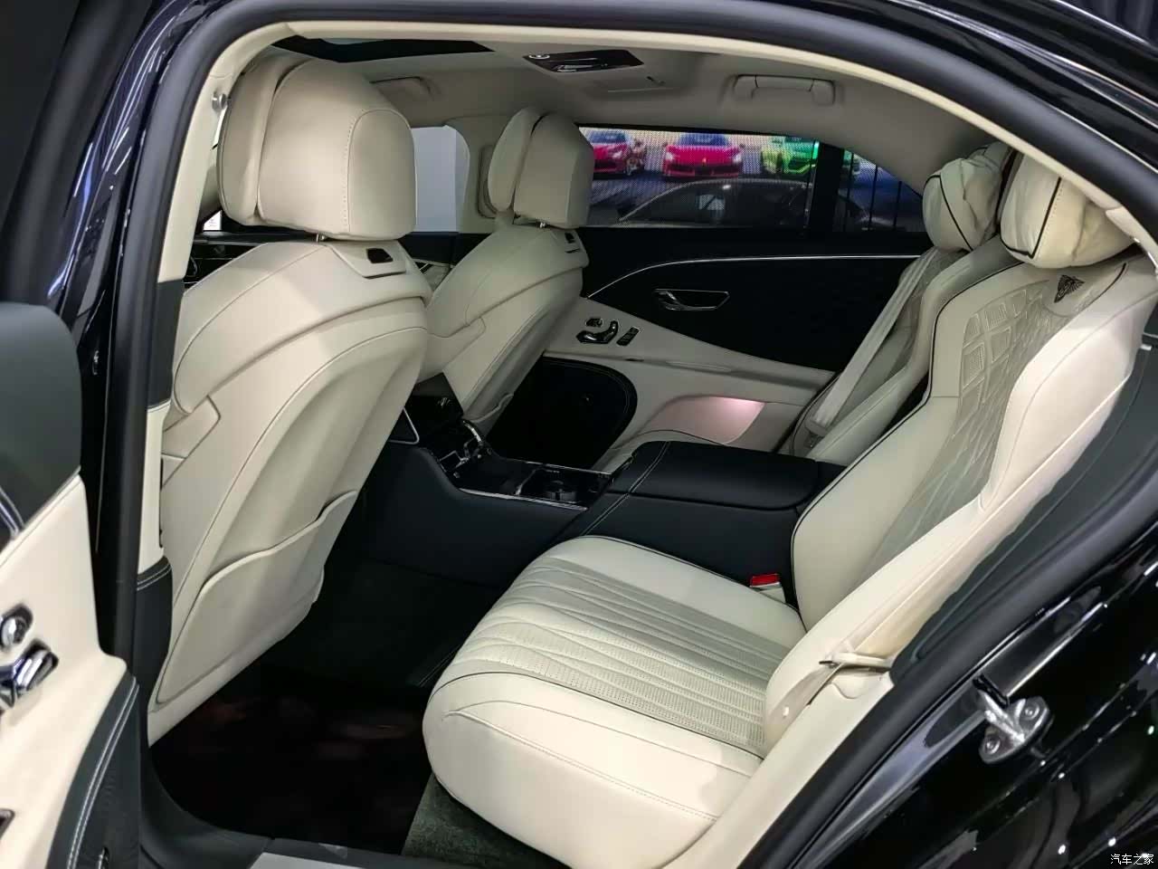 Bentley Flying Spur, 2022 все фото