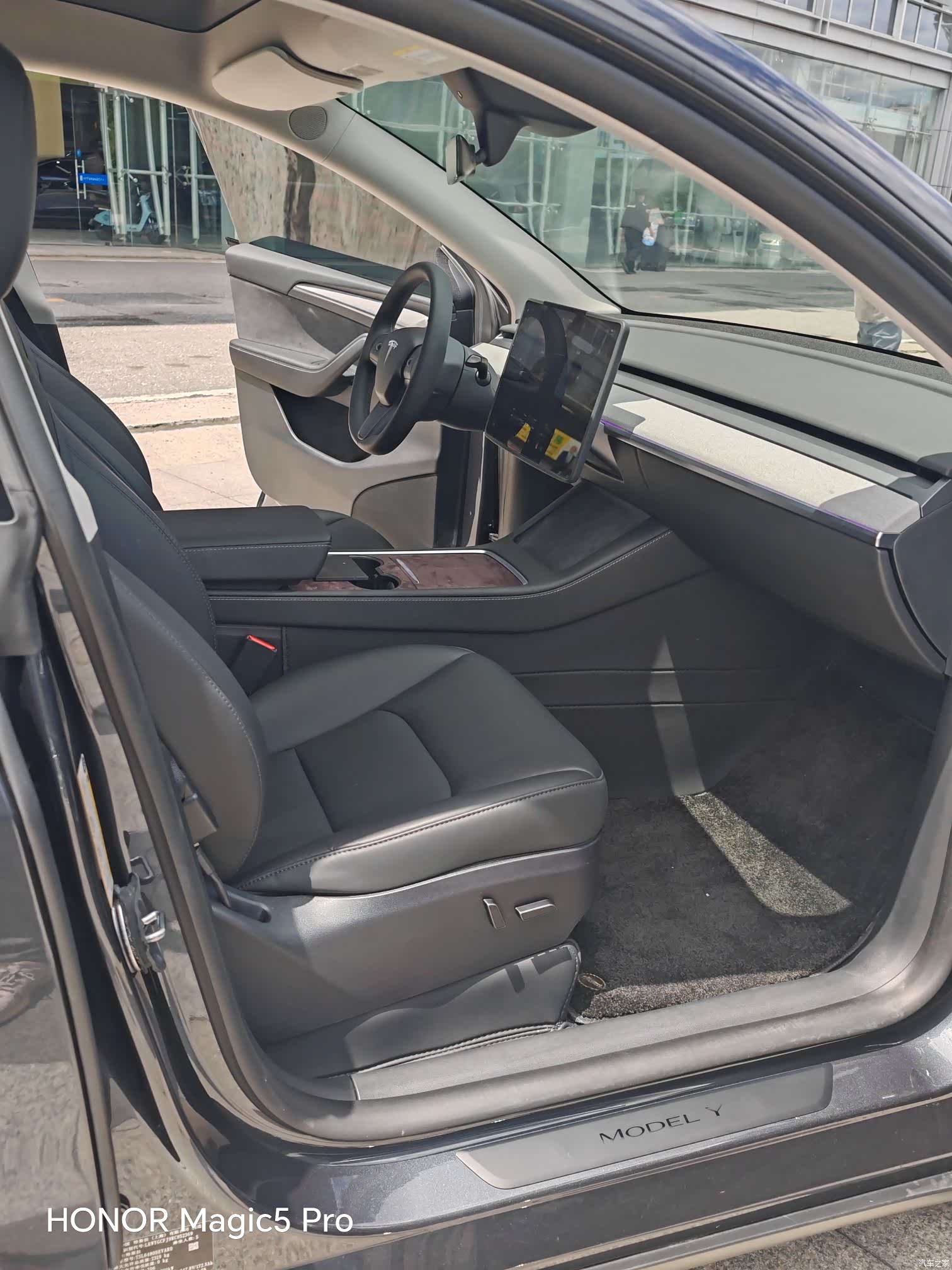 Tesla Model Y, 2024 13