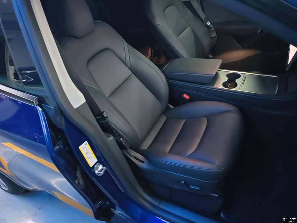 Tesla Model Y, 2021 25