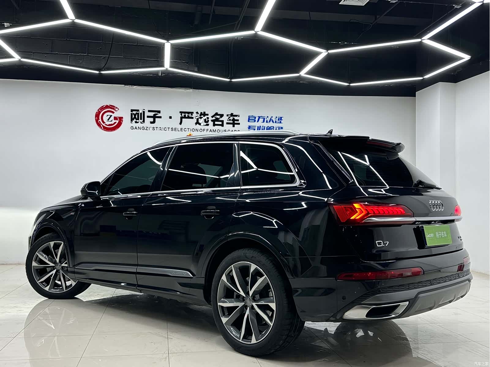 Audi Q7, 2020 все фото