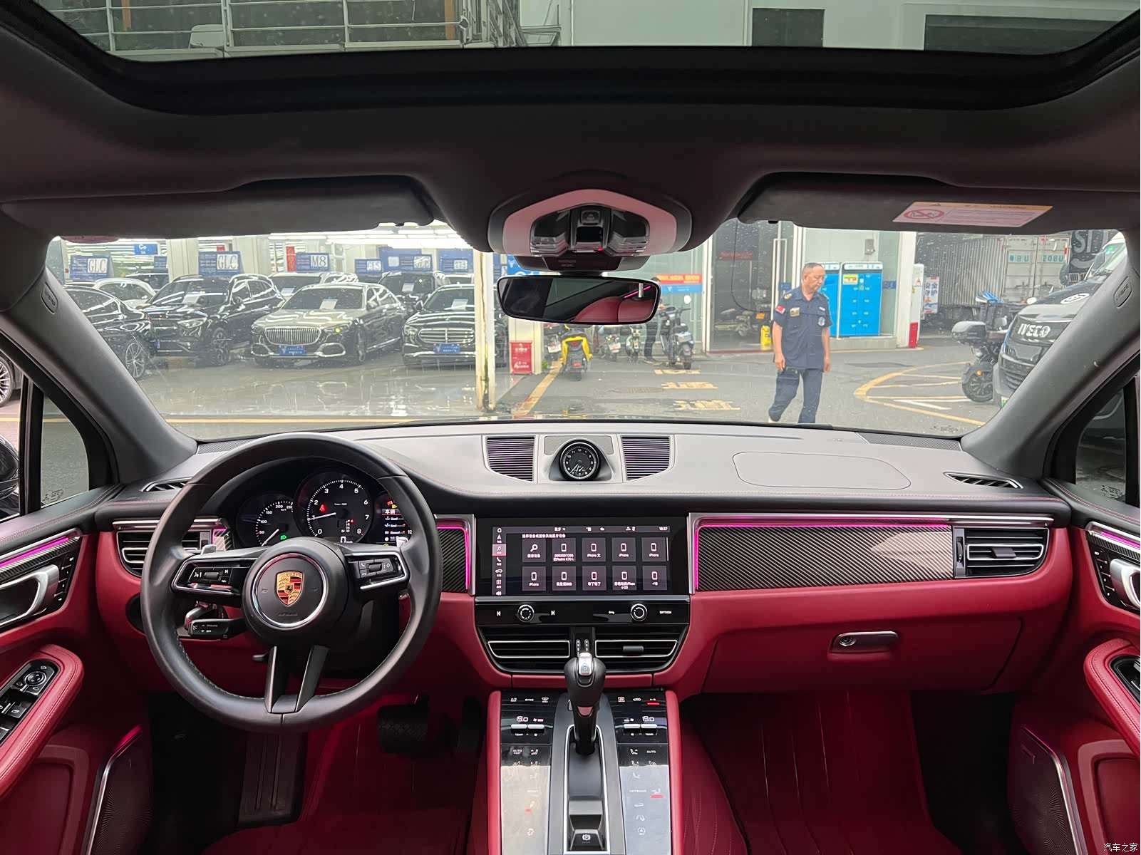 Porsche Macan, 2023 все фото