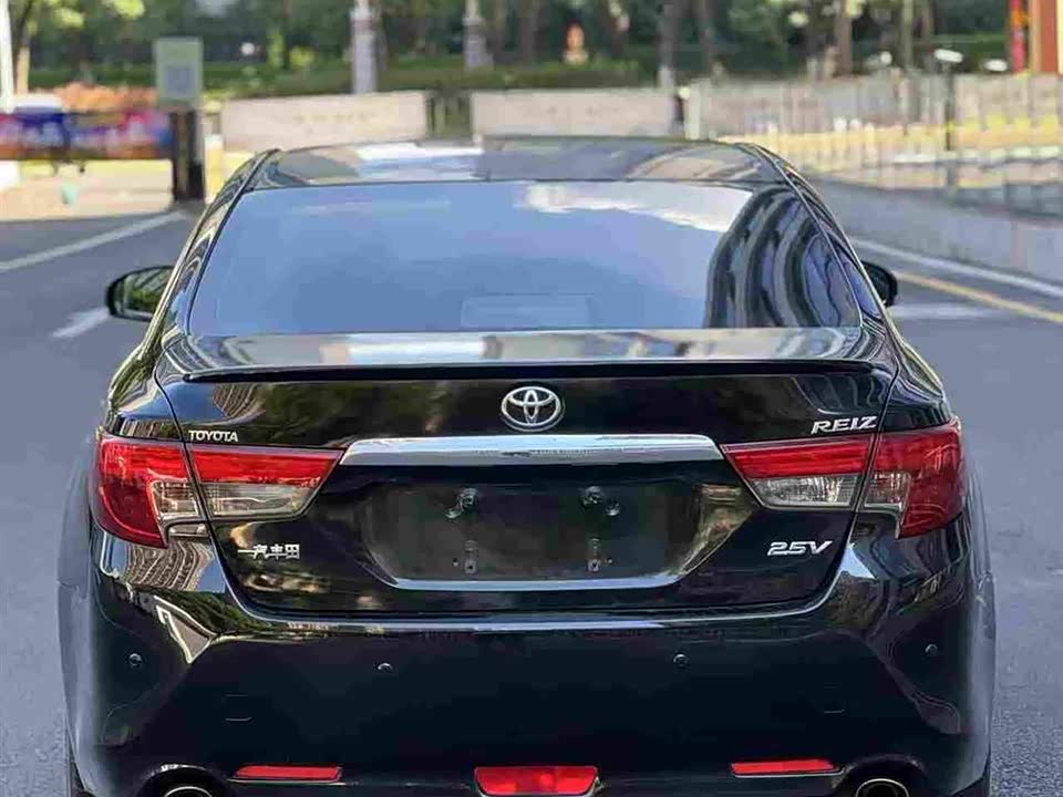 Toyota Reiz Toyota Reiz