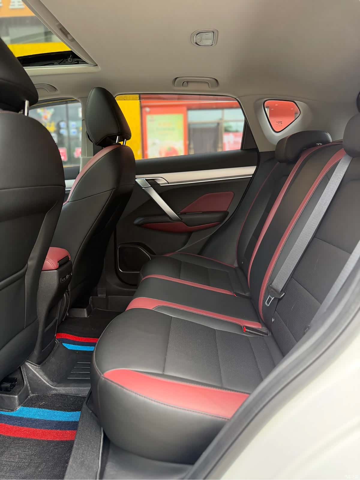 Geely Coolray, 2022 11