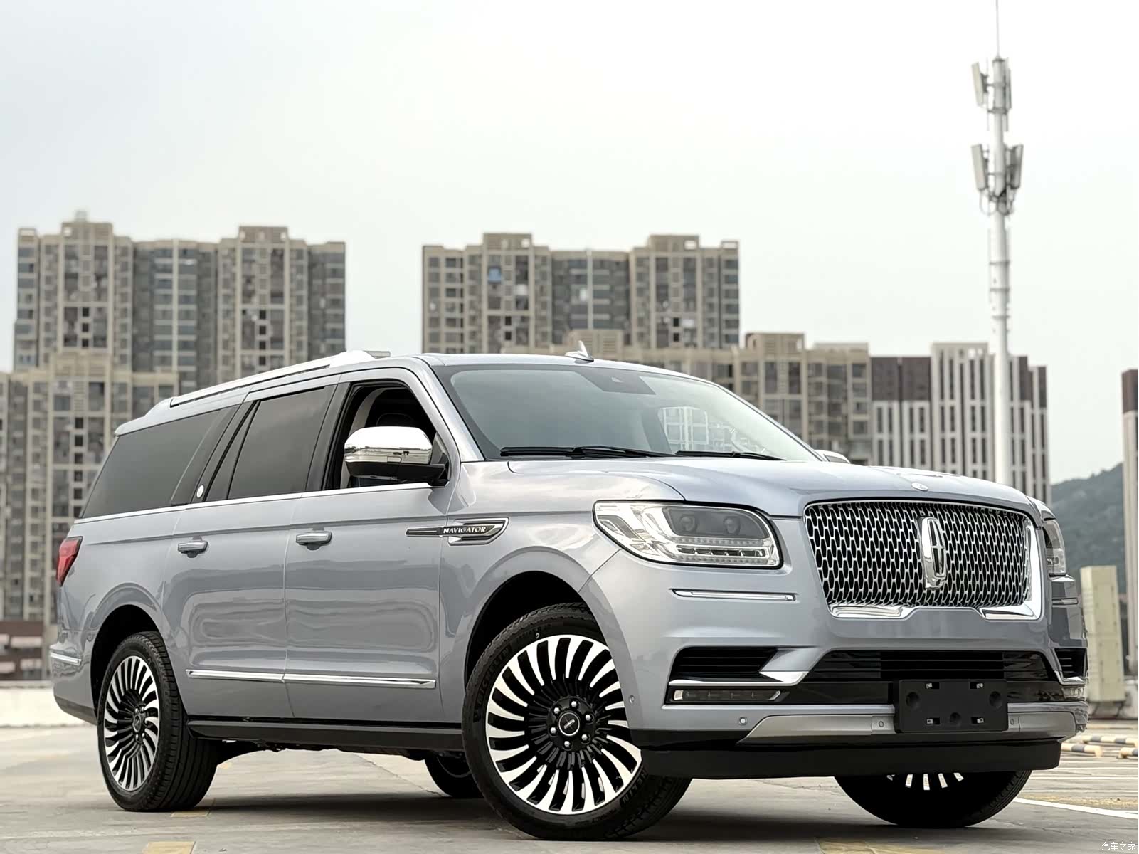Lincoln Navigator, 2022 3