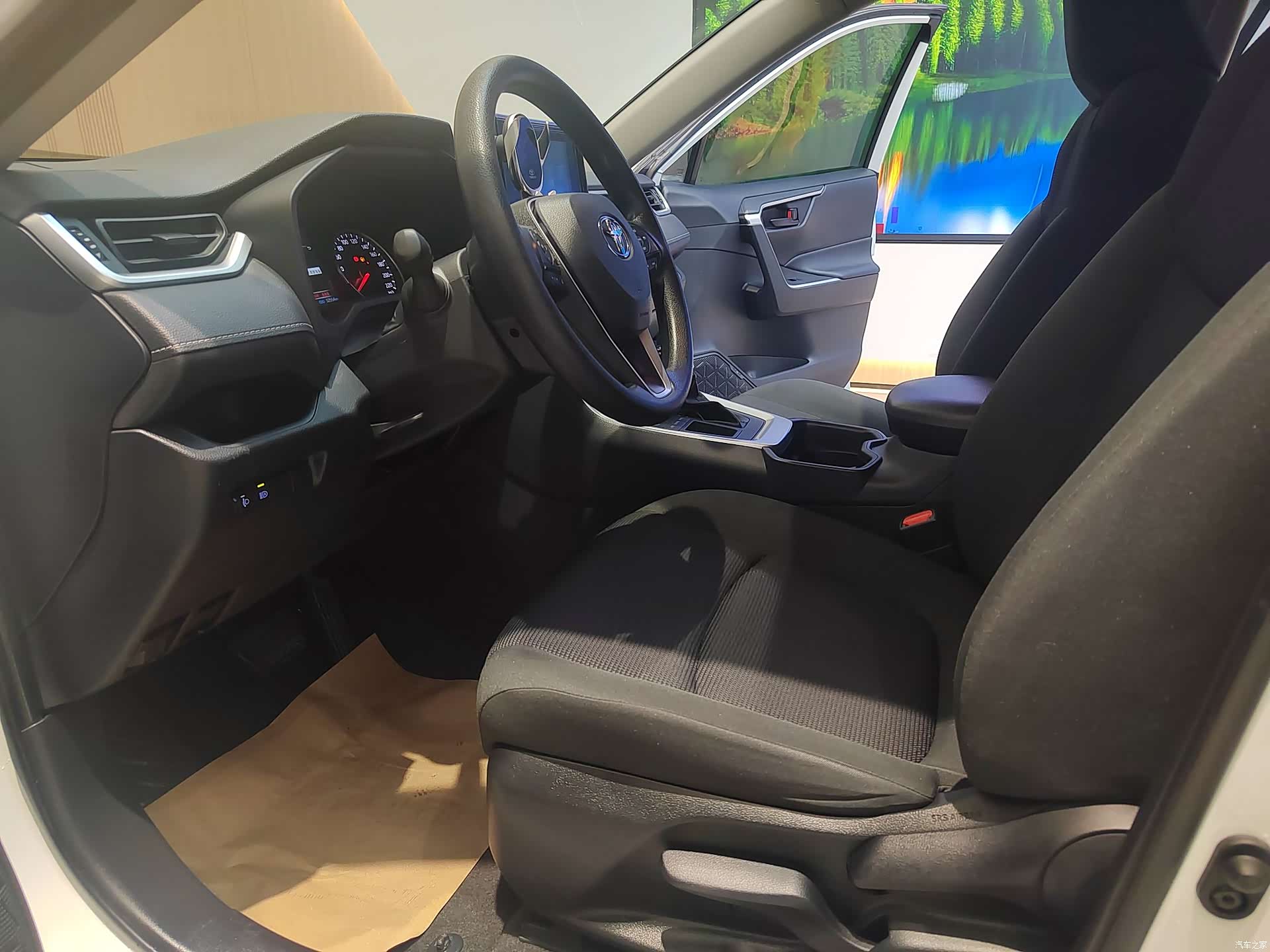 Toyota RAV4, 2022 16