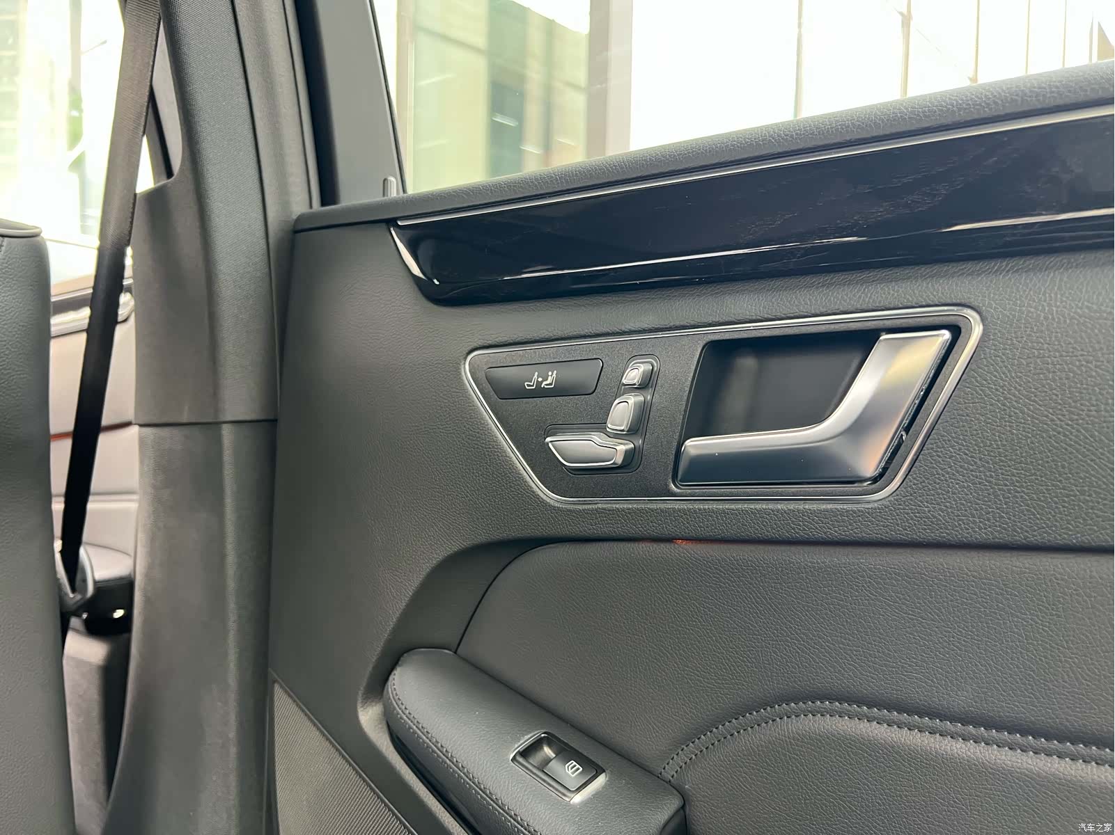 Mercedes-Benz E-Class, 2016 39