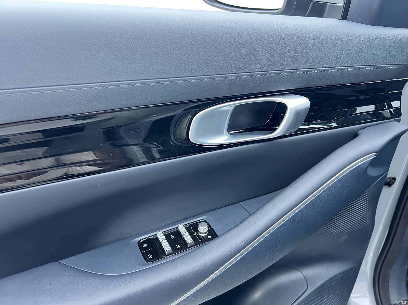 Geely Galaxy E5, 2025 22