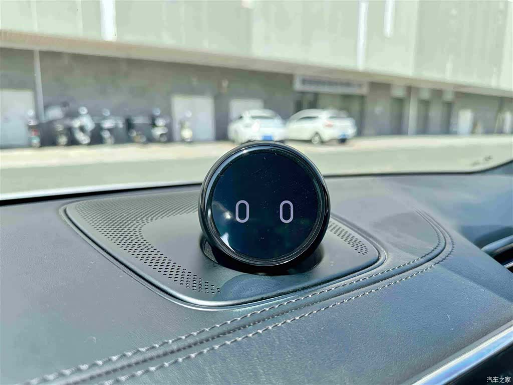 NIO ES8, 2021 13