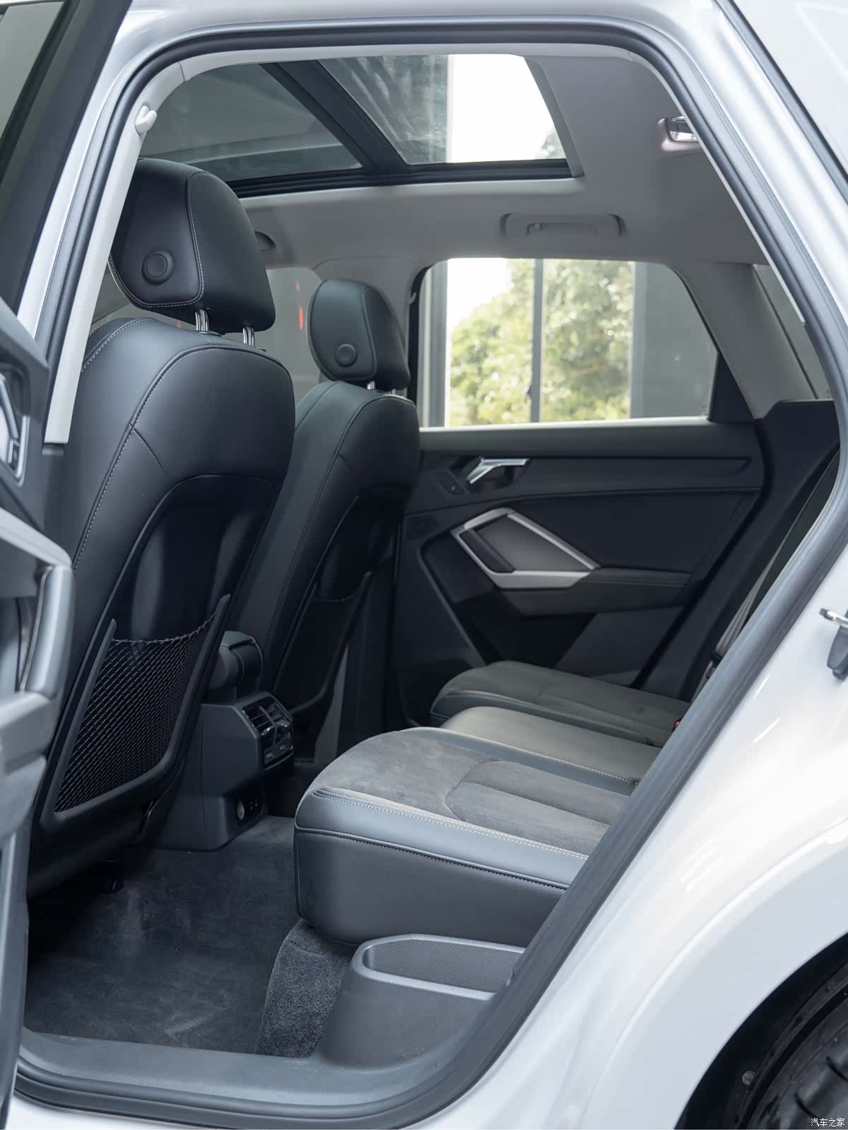 Audi Q3, 2023 13