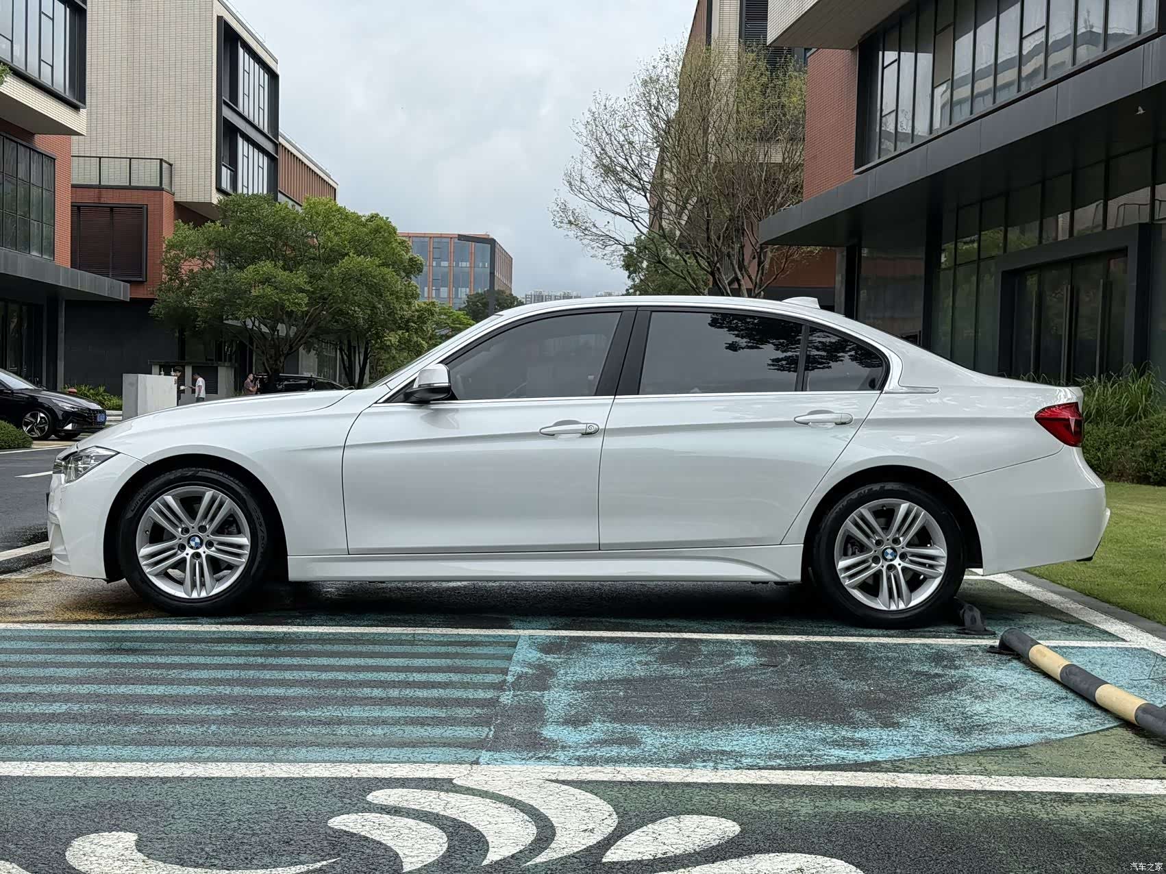 BMW 3 Series, 2017 все фото