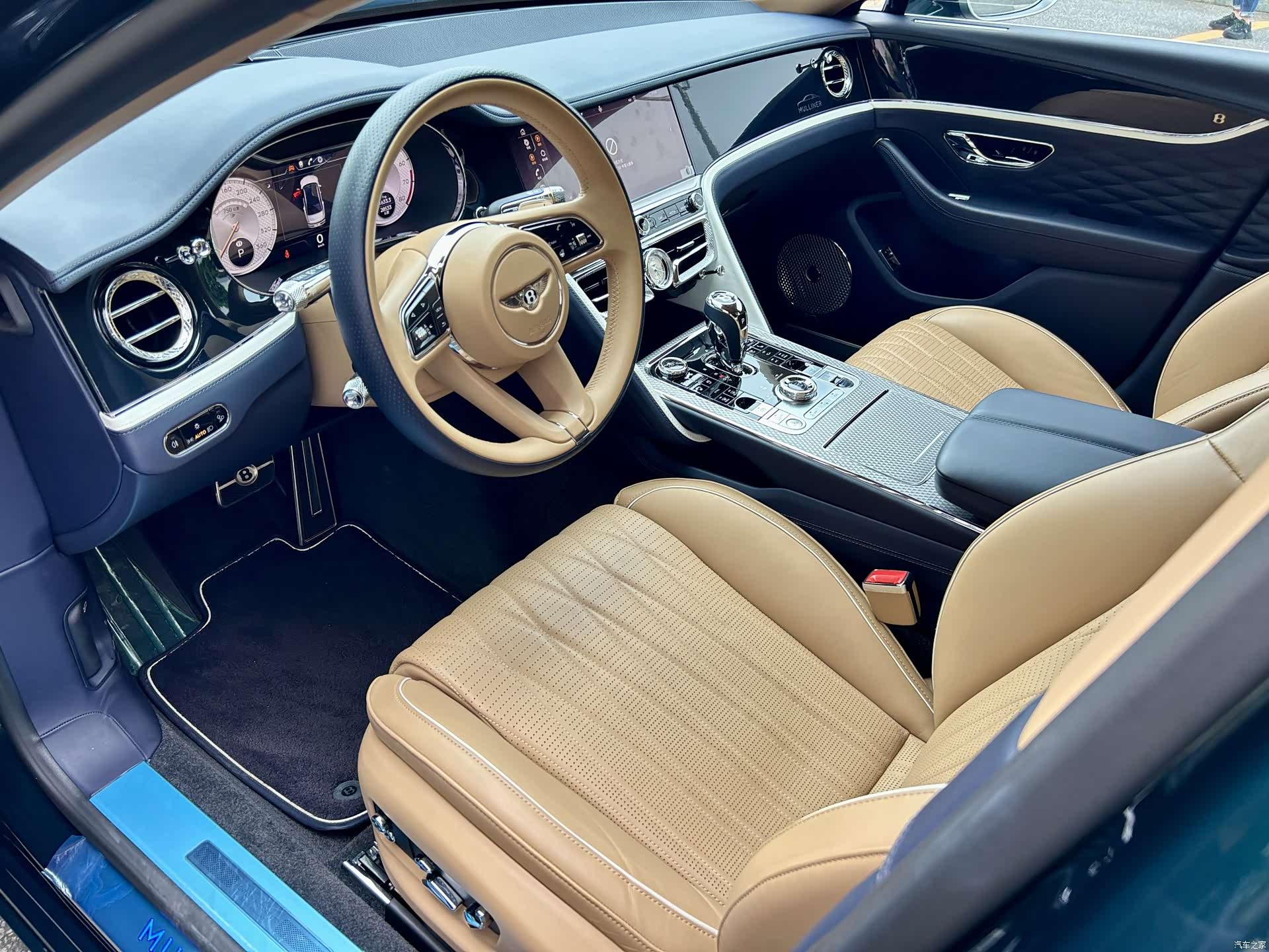Bentley Flying Spur, 2023 3