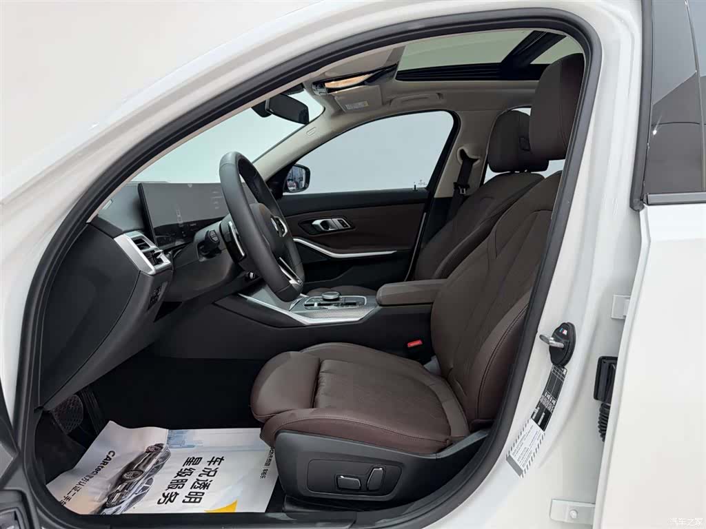 BMW 3 Series, 2025 15