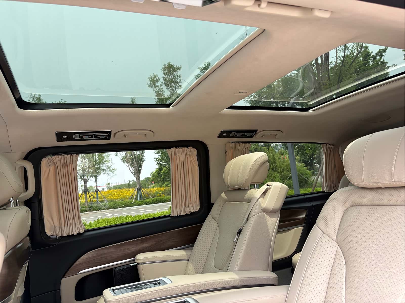 Mercedes-Benz V-Class, 2022 8