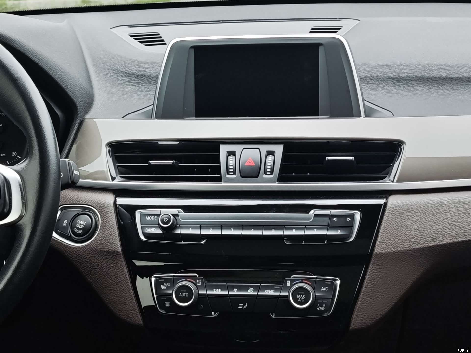 BMW X1, 2018 все фото