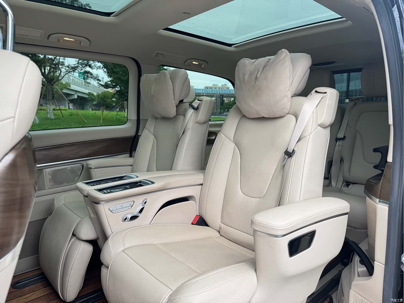 Mercedes-Benz V-Class, 2021 9