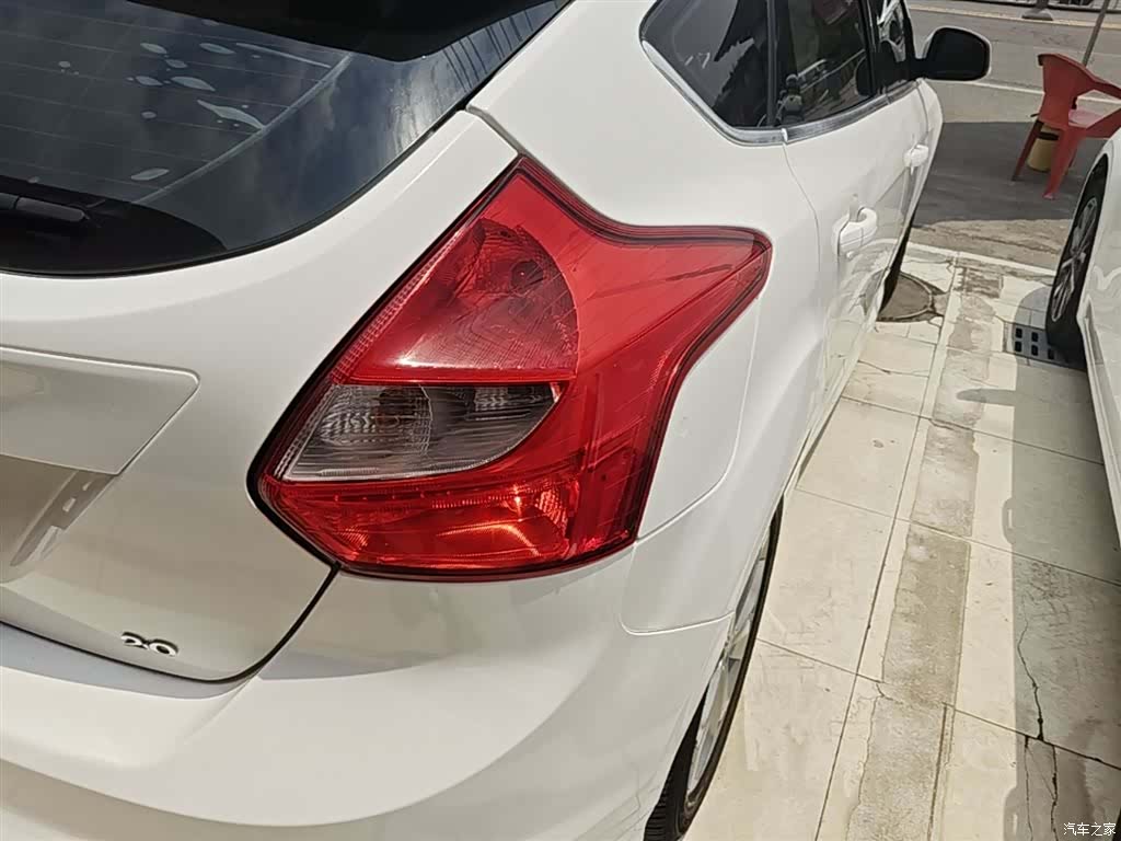 Ford Focus, 2015 8