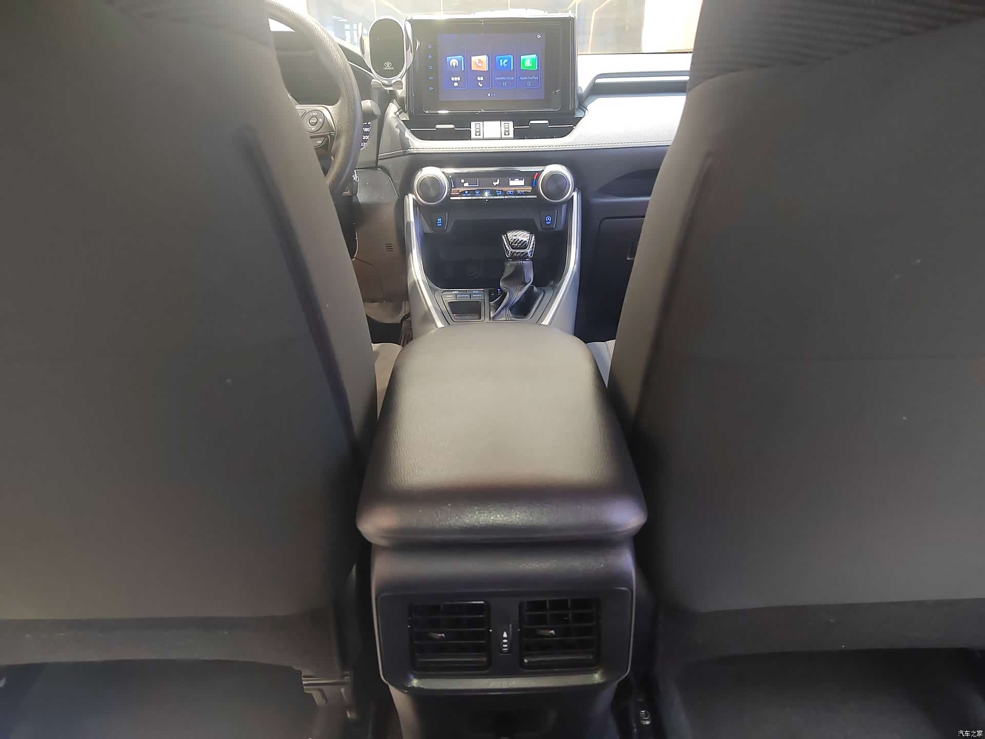 Toyota RAV4, 2022 14