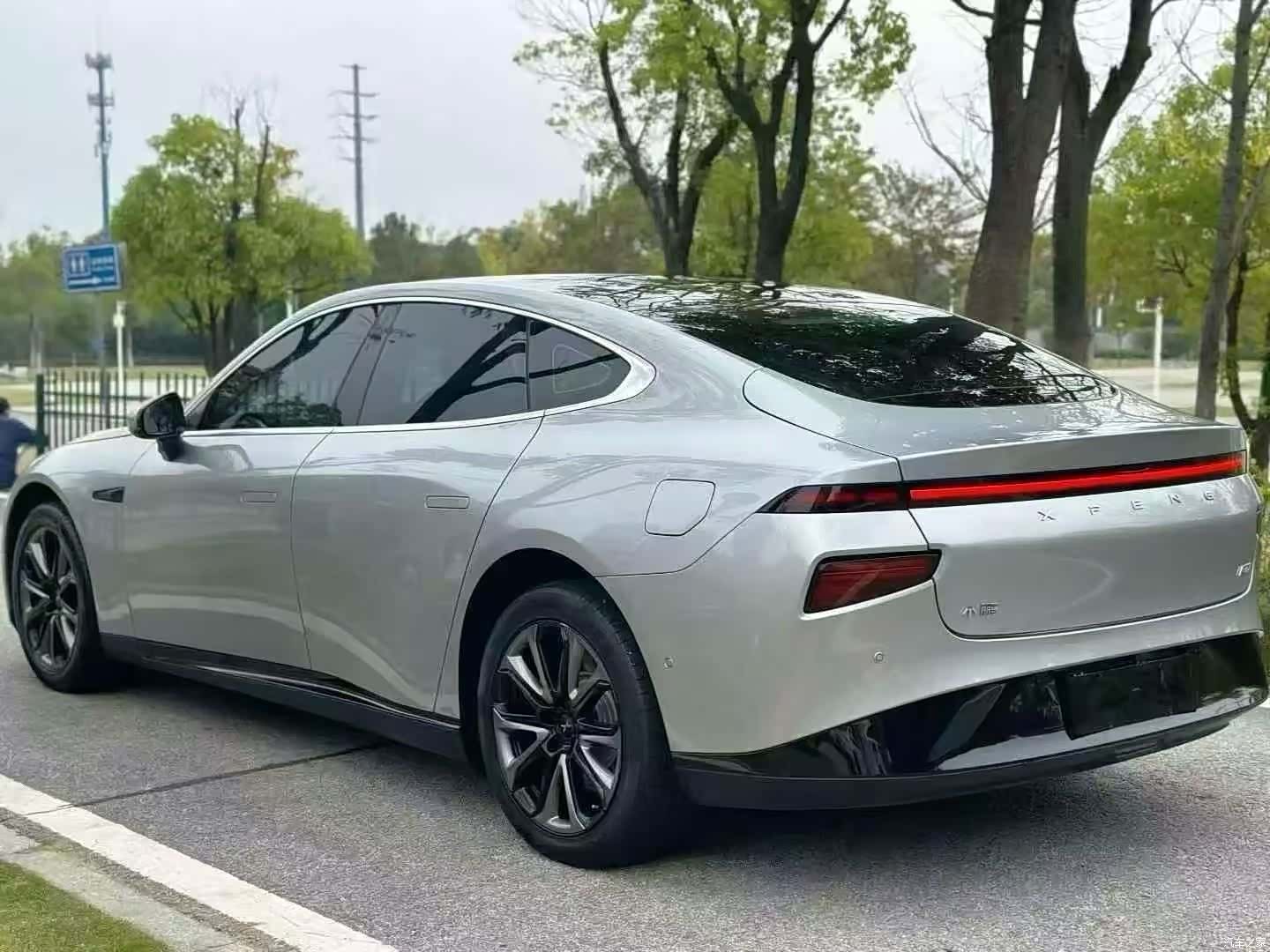 Xpeng P7, 2021 9