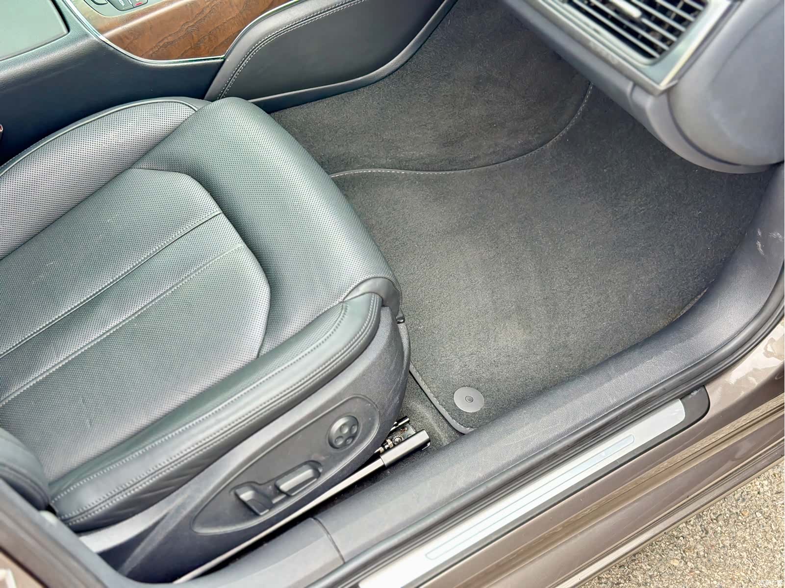 Audi A6L, 2012 52