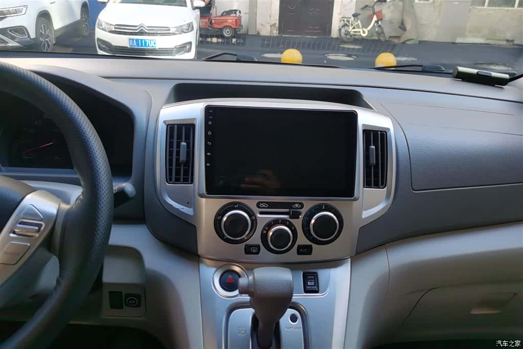 Nissan NV200, 2018 13