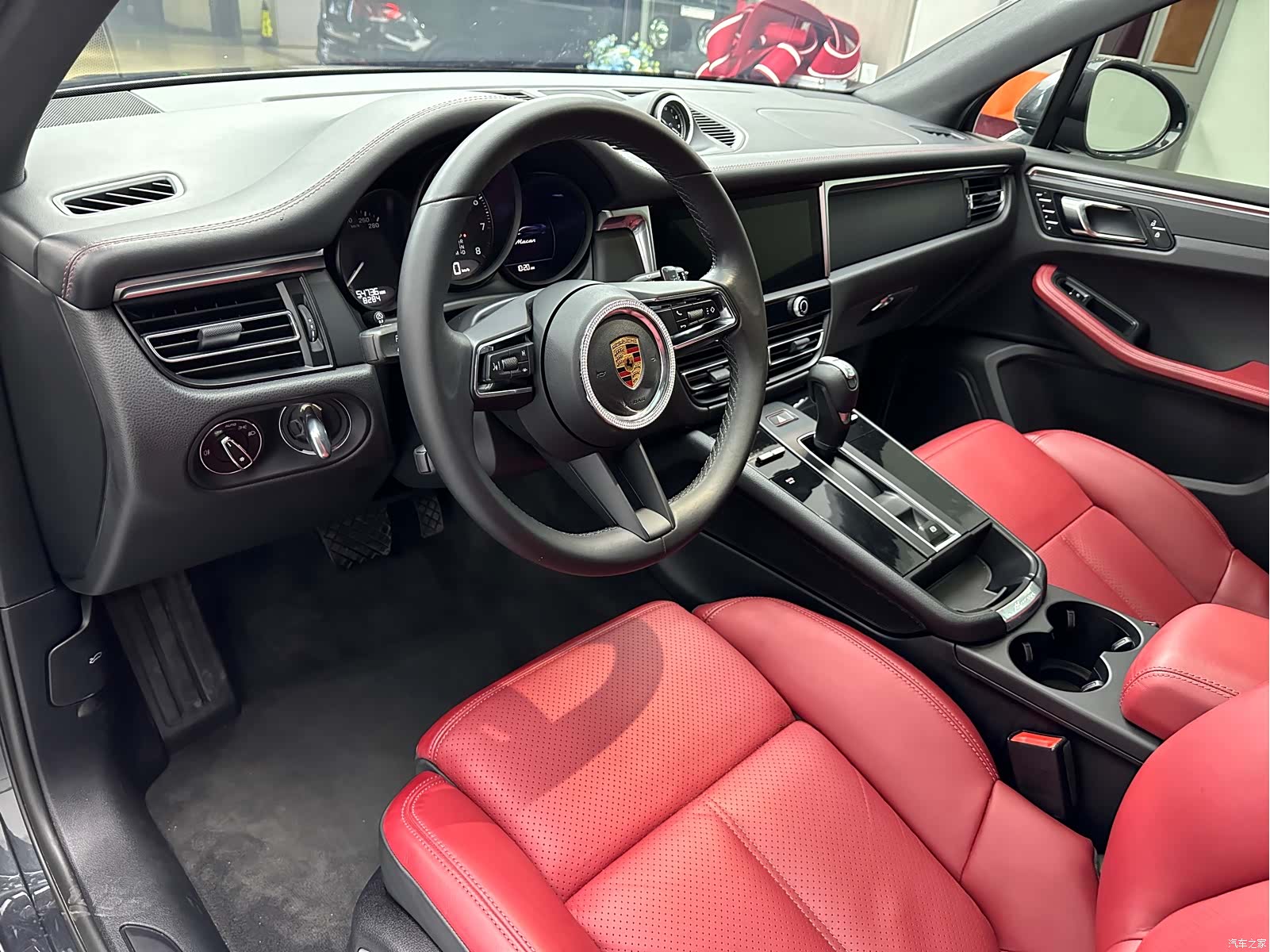 Porsche Macan, 2022 12