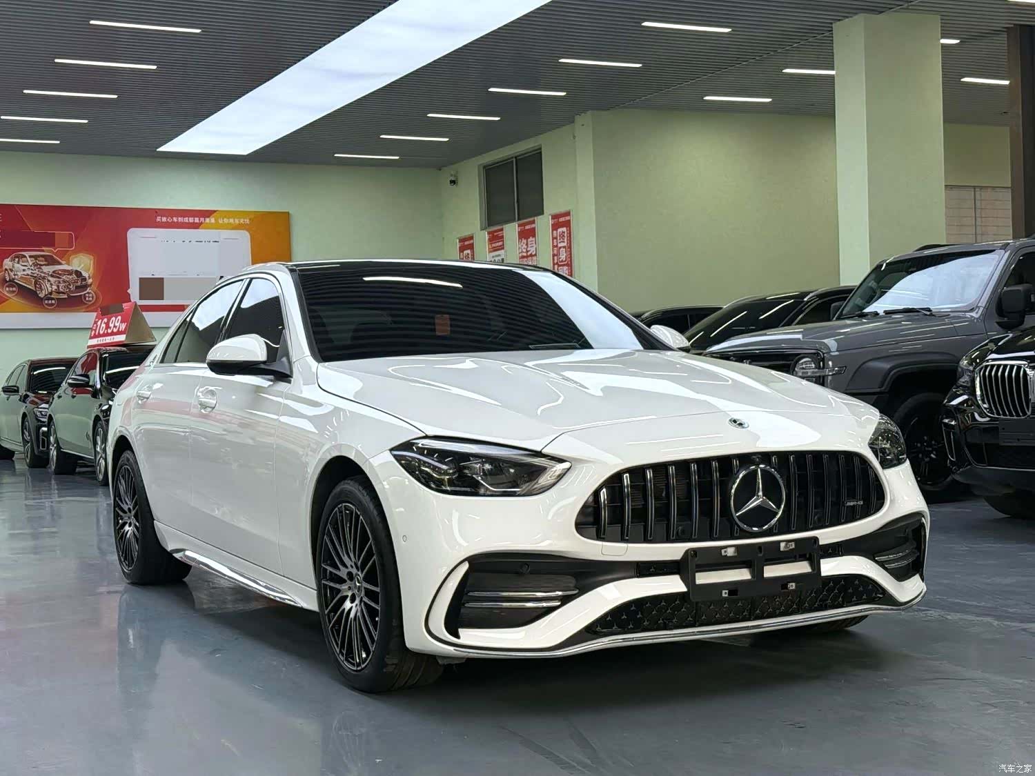 Mercedes-Benz C-Class, 2024 3