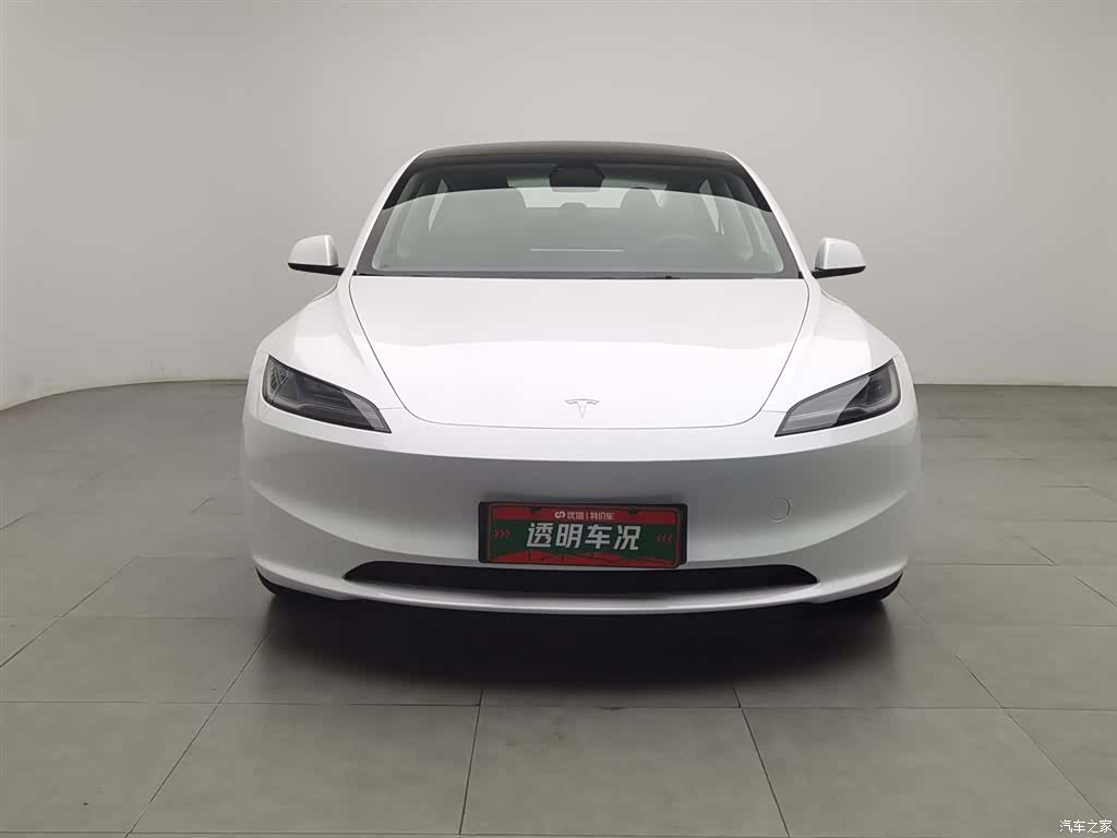 Tesla Model 3, 2025 3