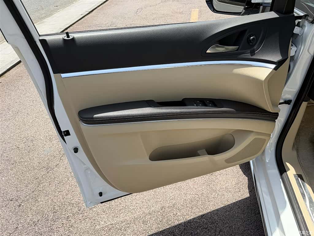 Buick GL8, 2023 6