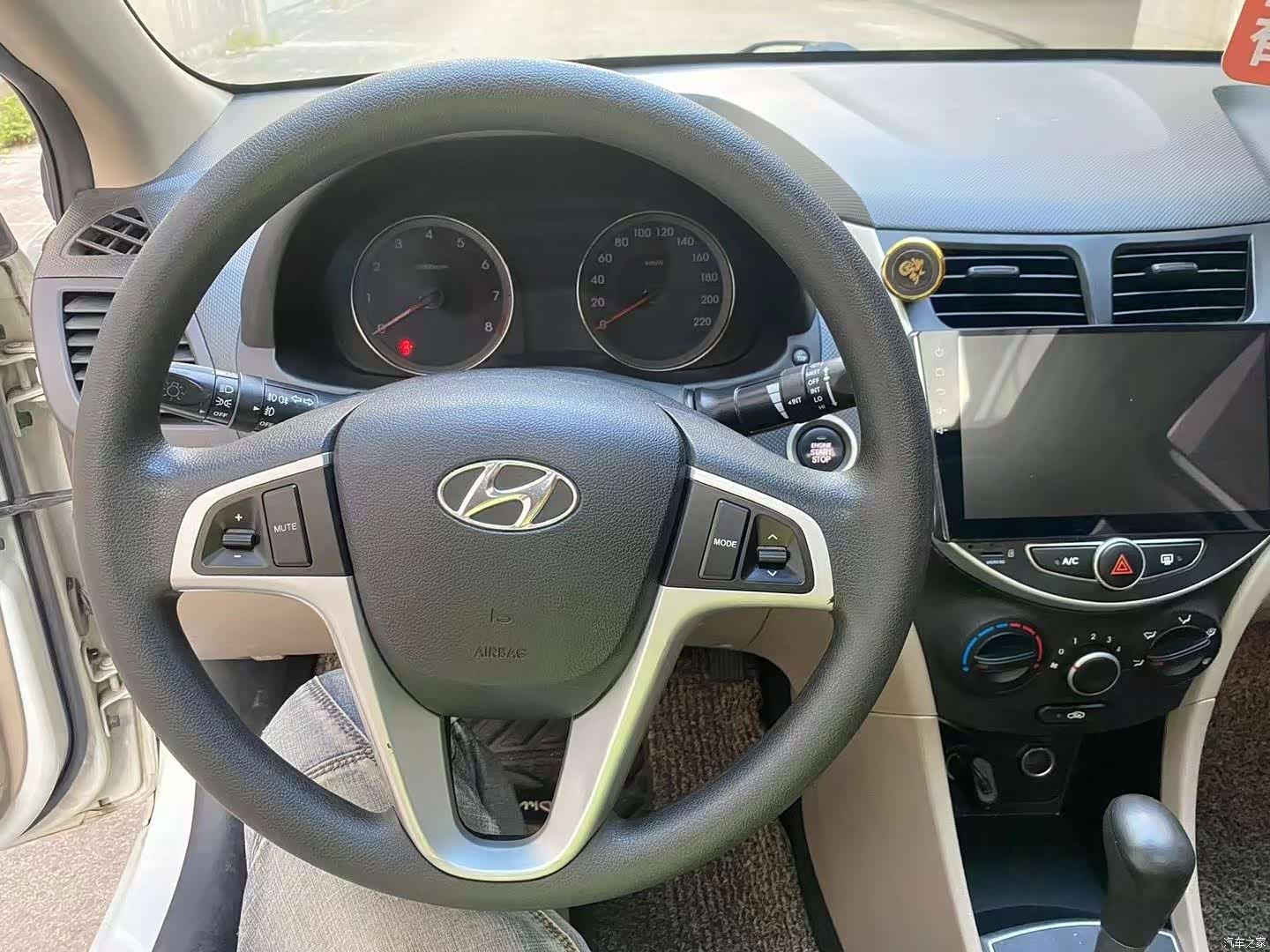 Hyundai GLX, 2015 9