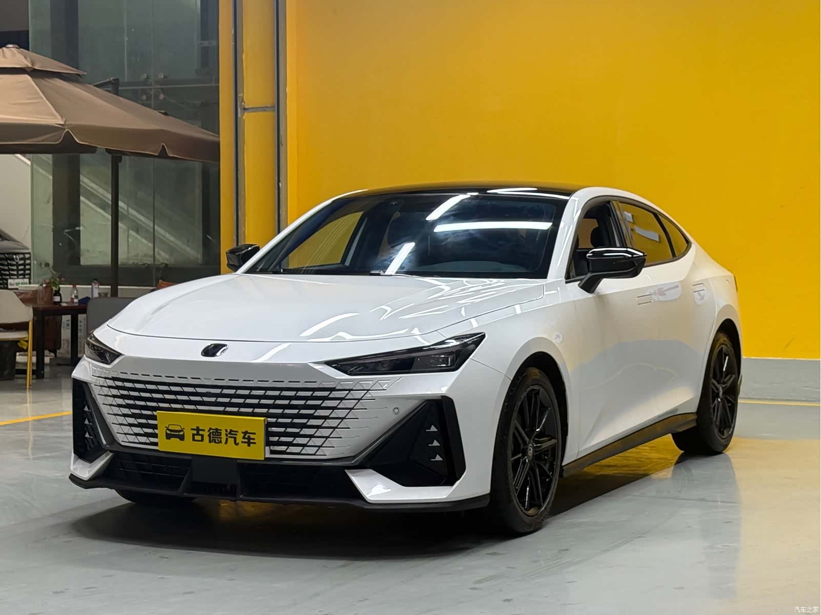 Changan UNI-V, 2023 1