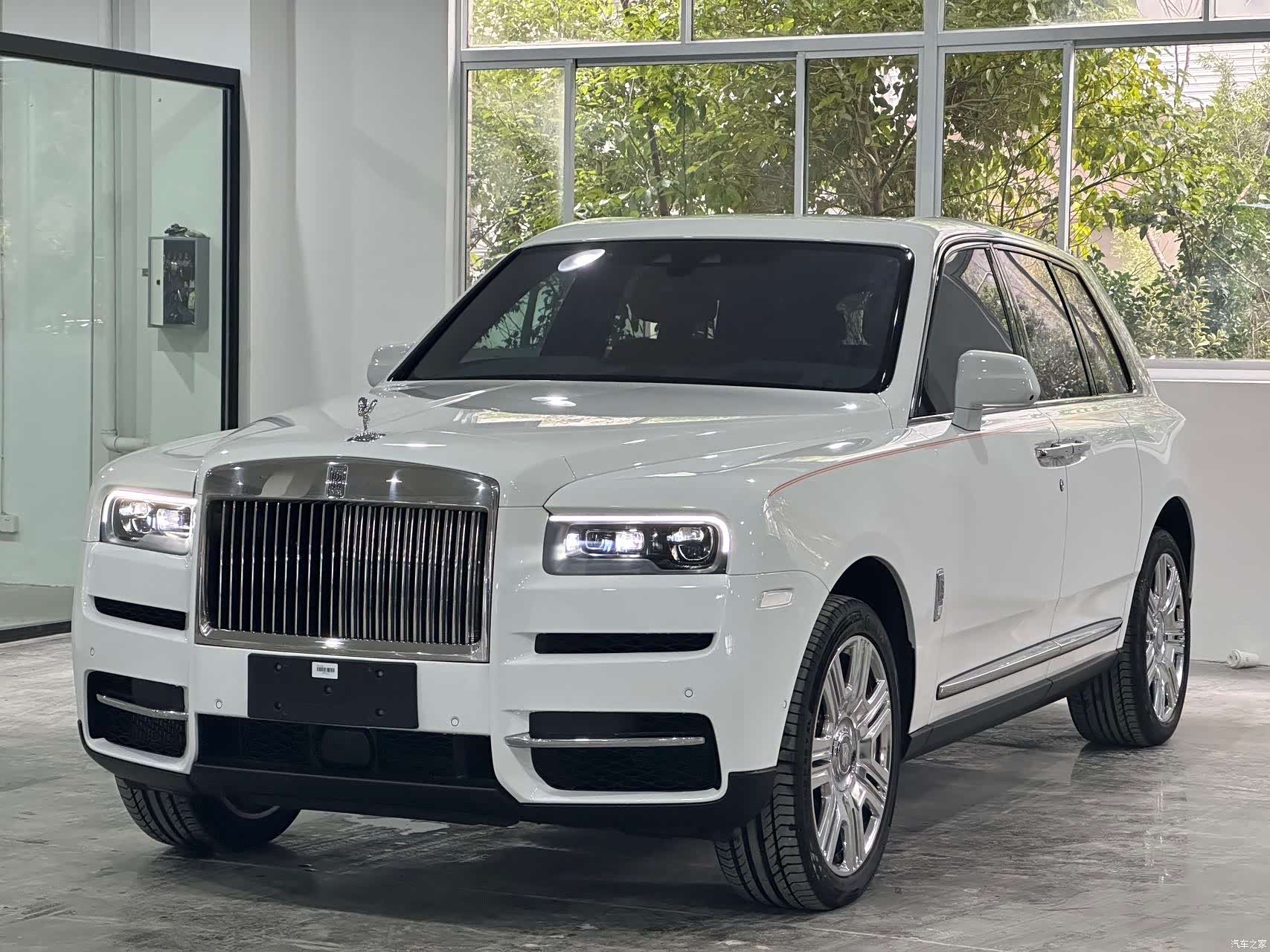 Rolls-Royce Cullinan, 2022 1
