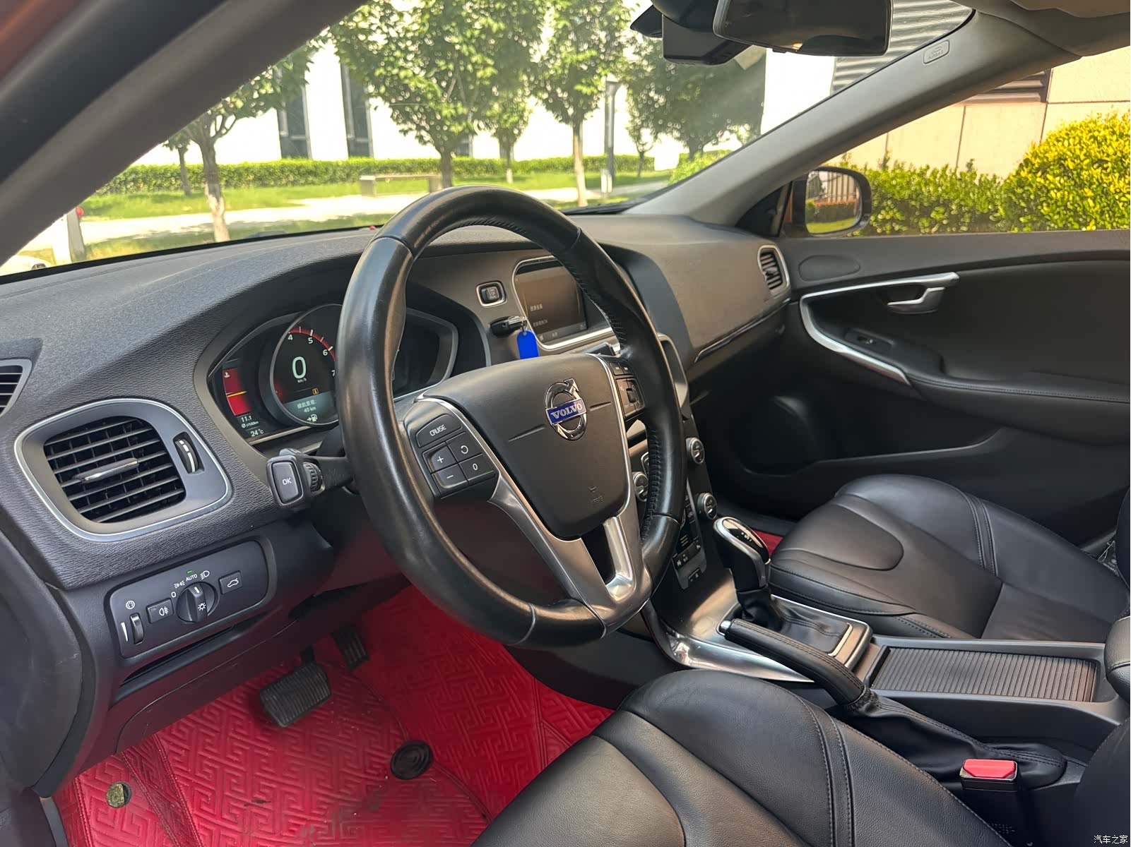 Volvo V40, 2014 4