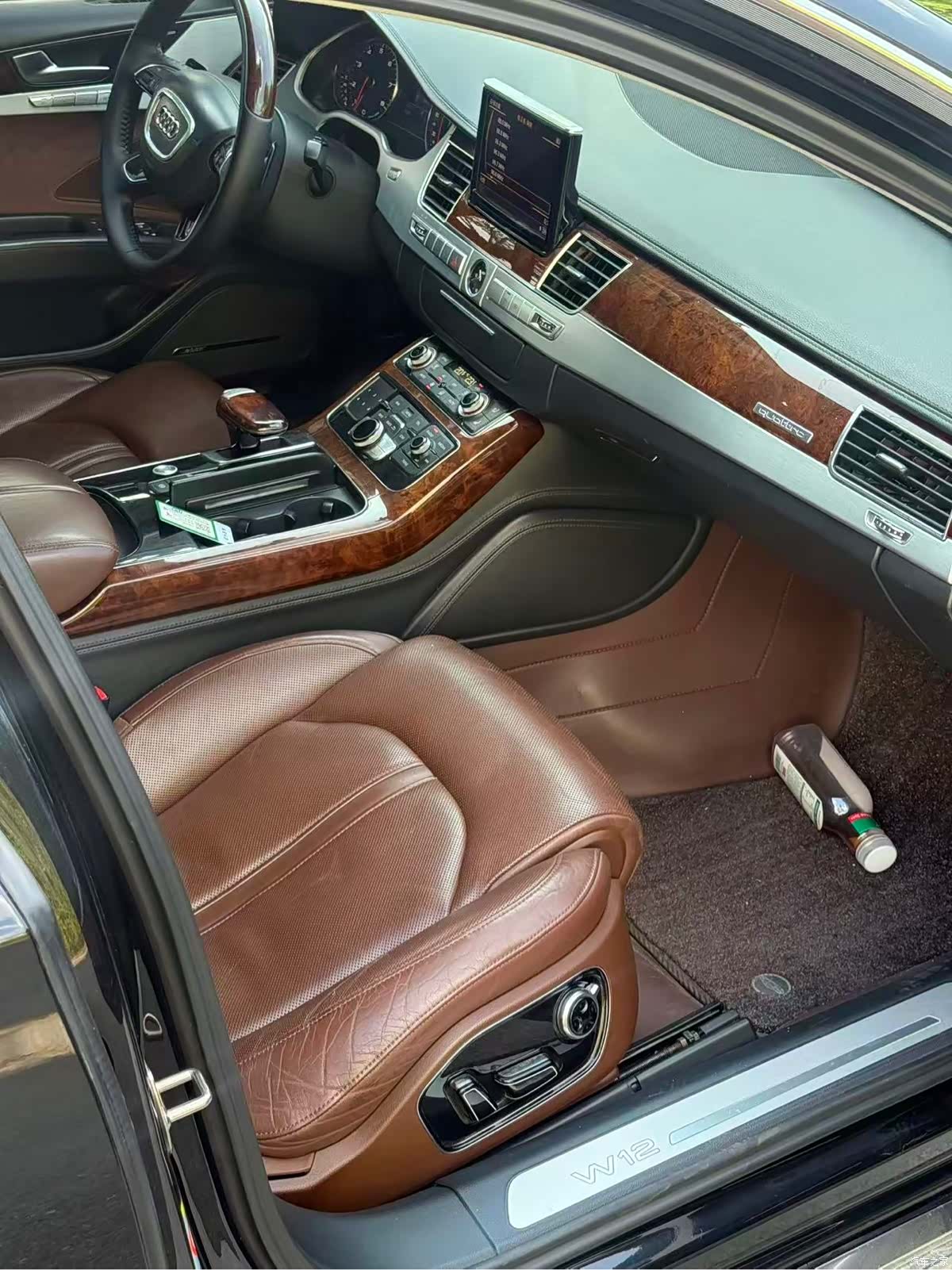 Audi A8L, 2011 10