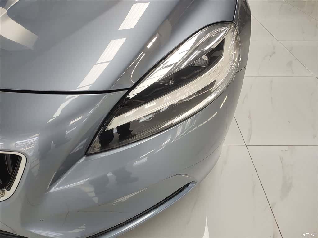 Volvo V40, 2018 24