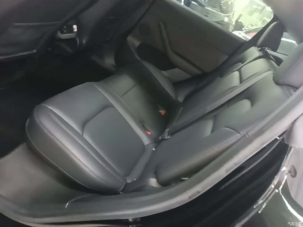 Tesla Model Y, 2023 17
