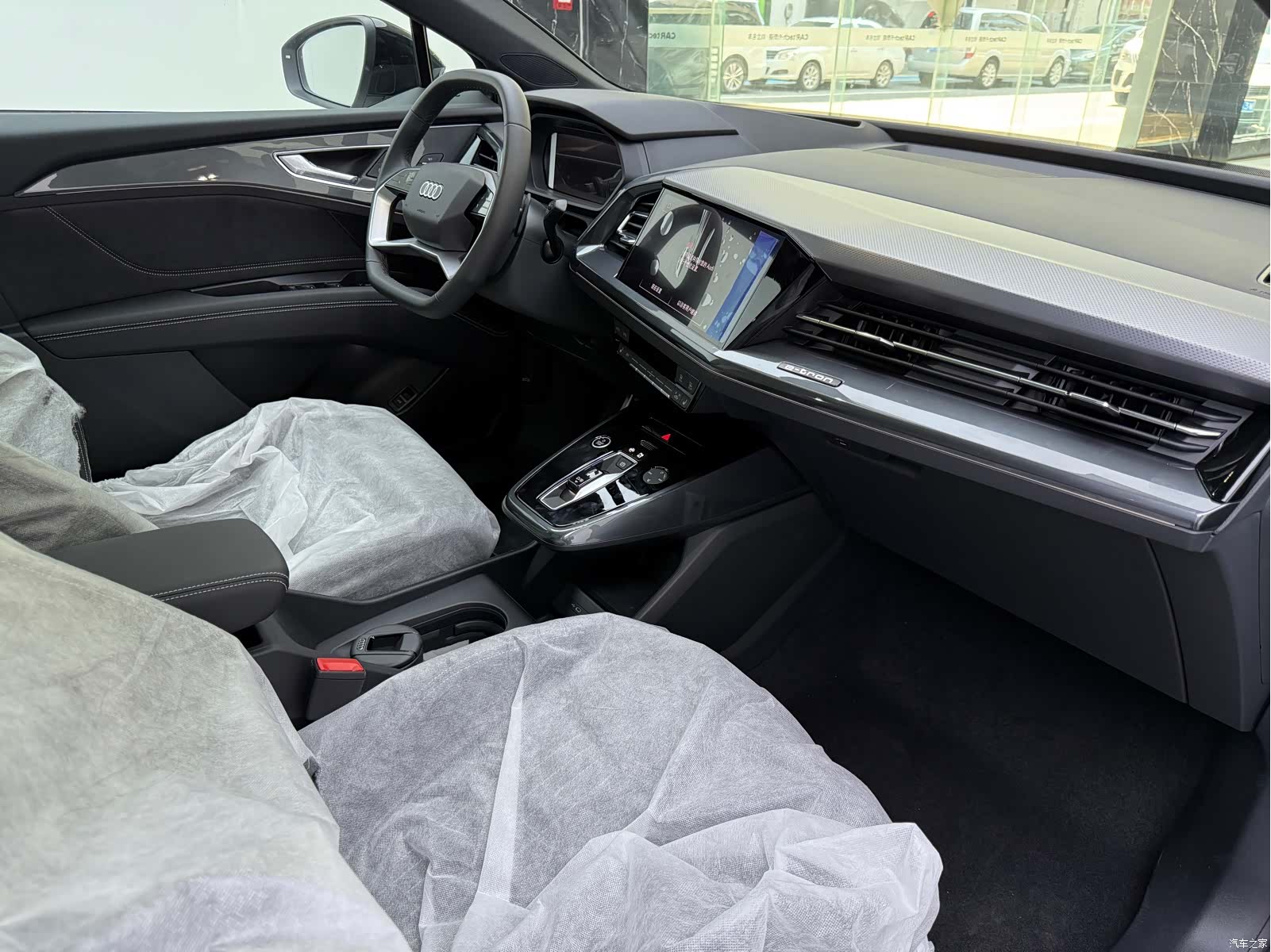 Audi Q5 e-tron, 2024 15