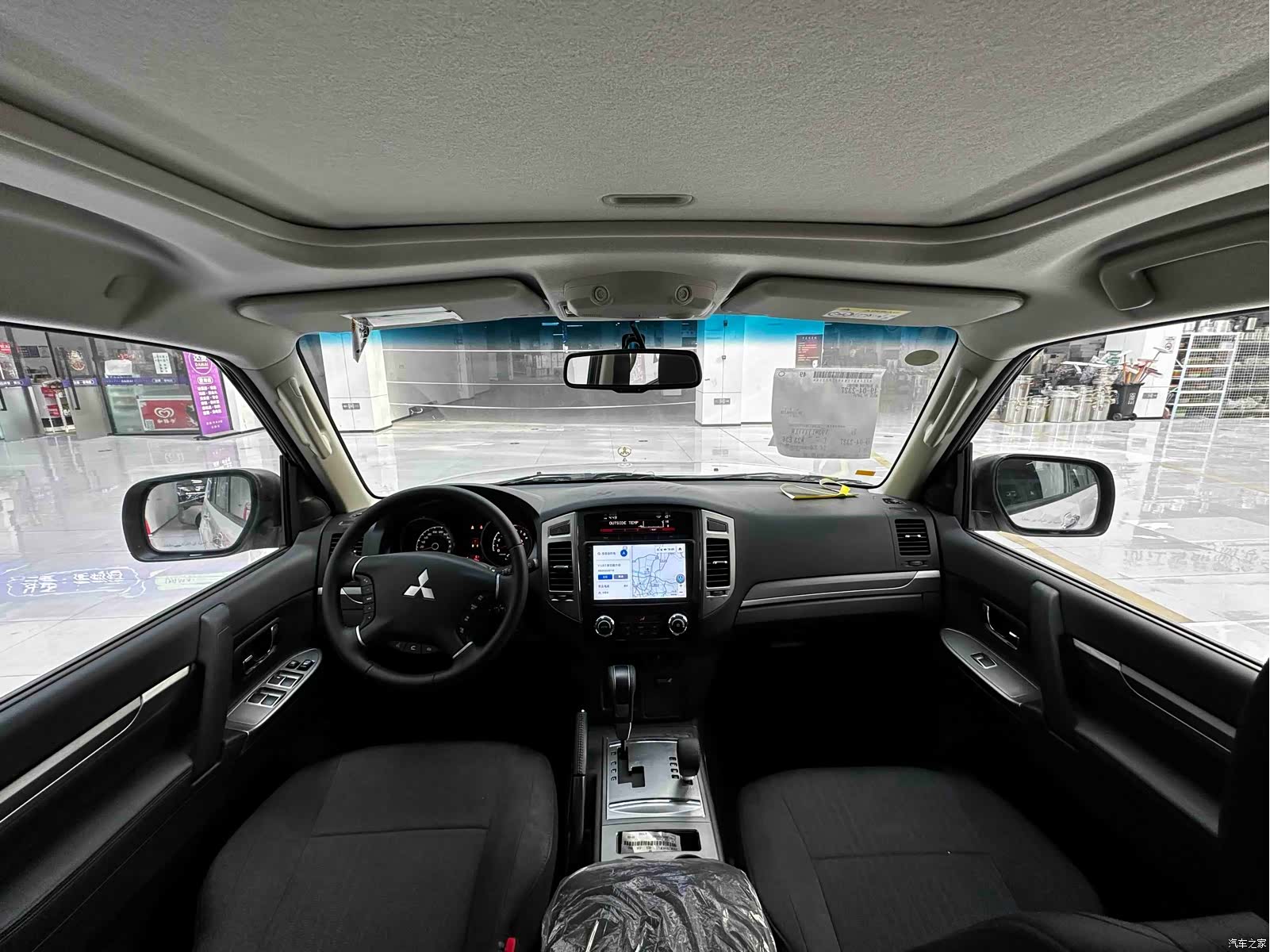 Mitsubishi Pajero, 2020 12