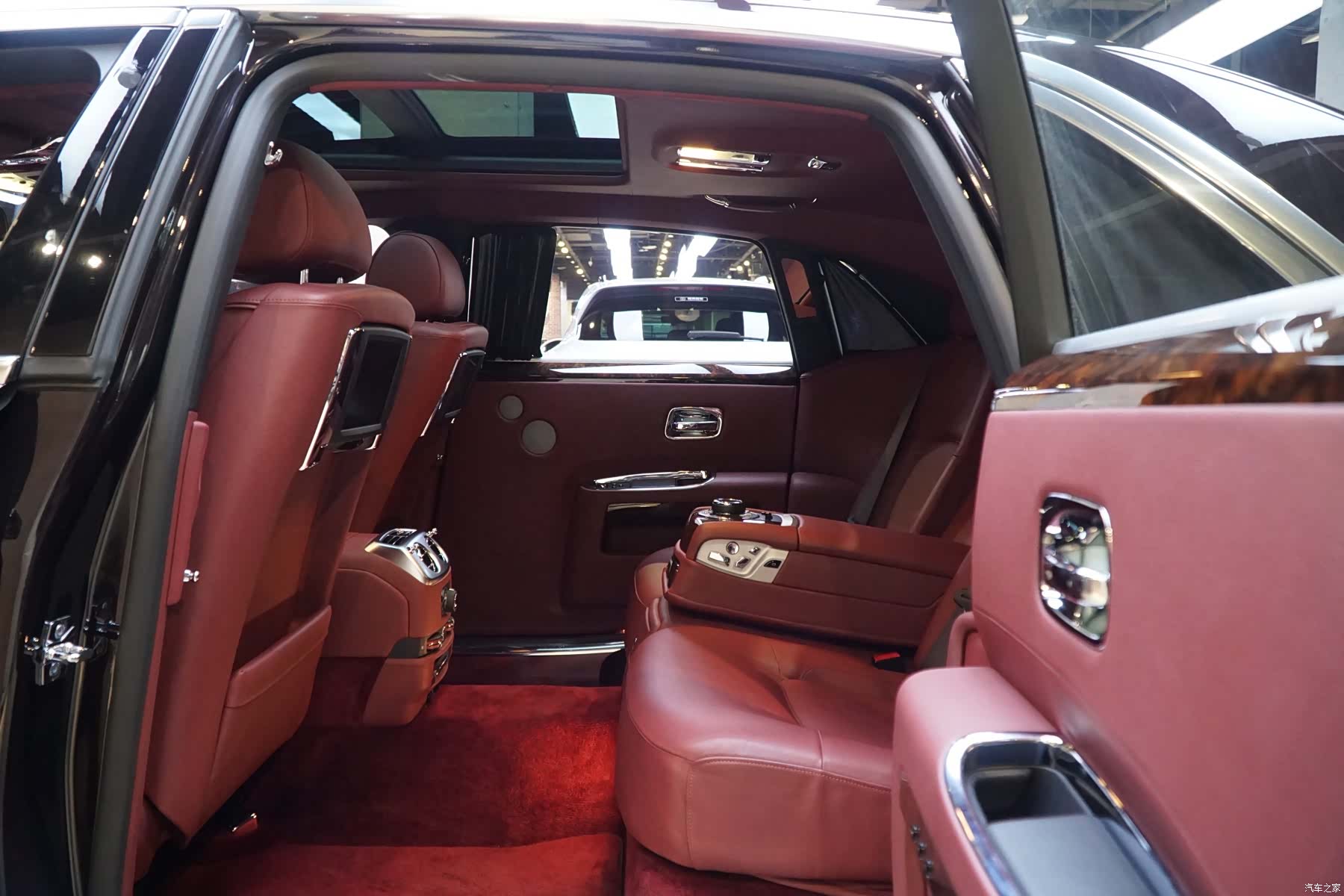 Rolls-Royce Ghost, 2014 10