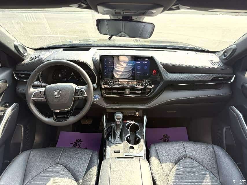 Toyota Crown, 2022 все фото