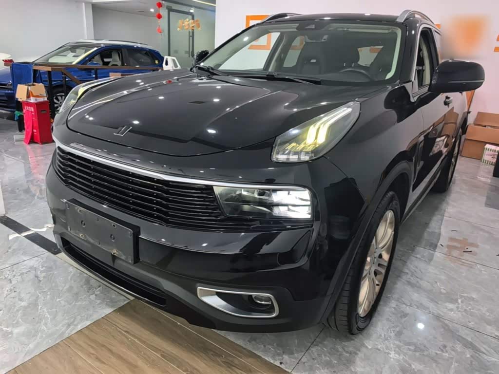 Lynk & Co 01