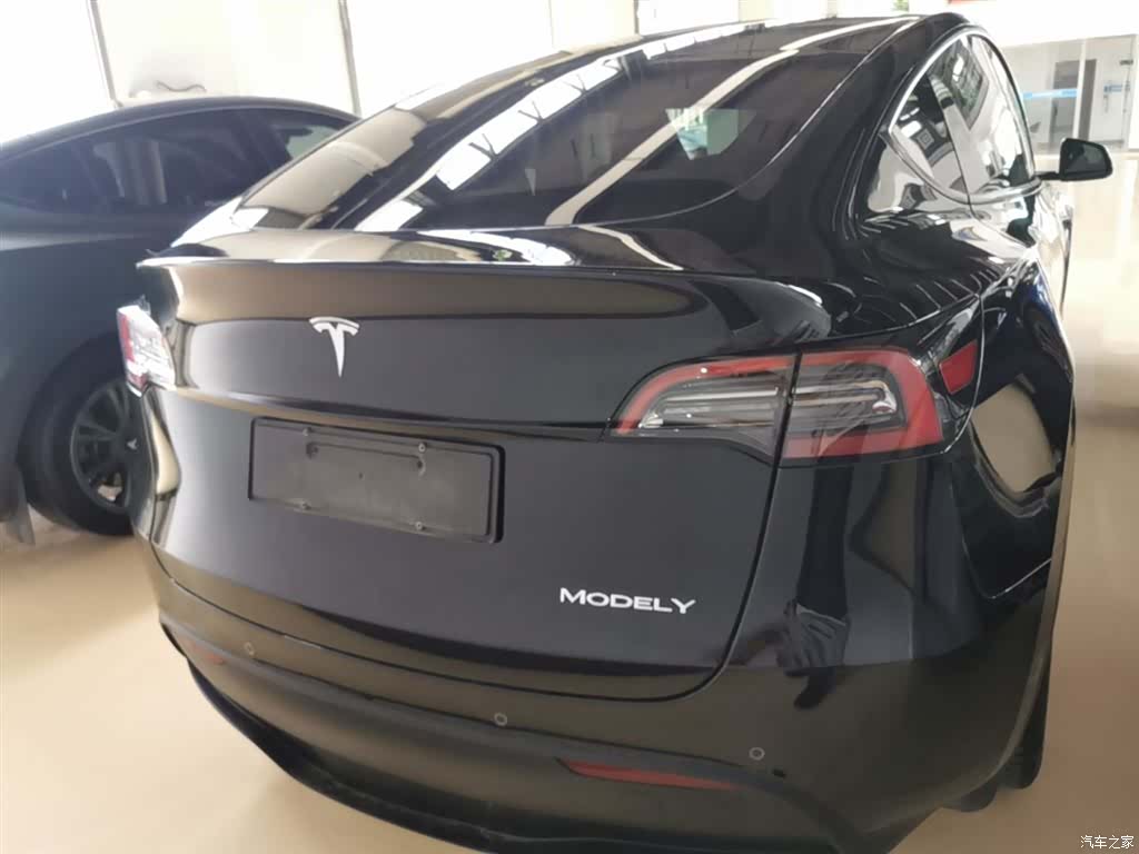 Tesla Model Y, 2023 6