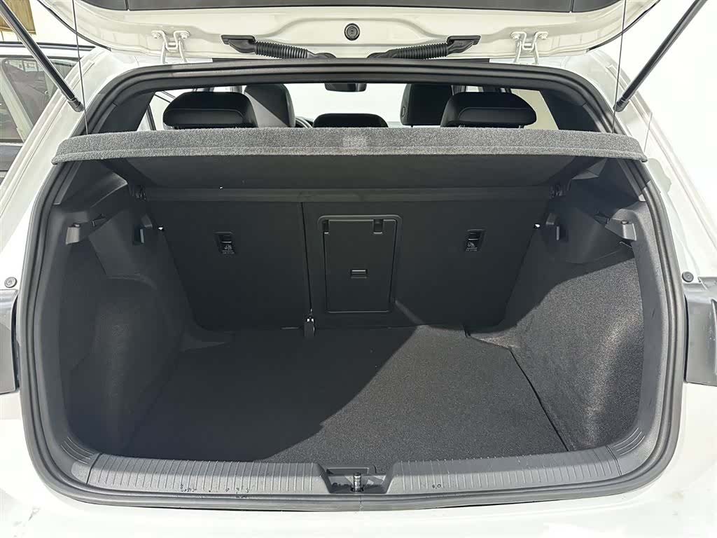 Volkswagen Golf, 2022 13