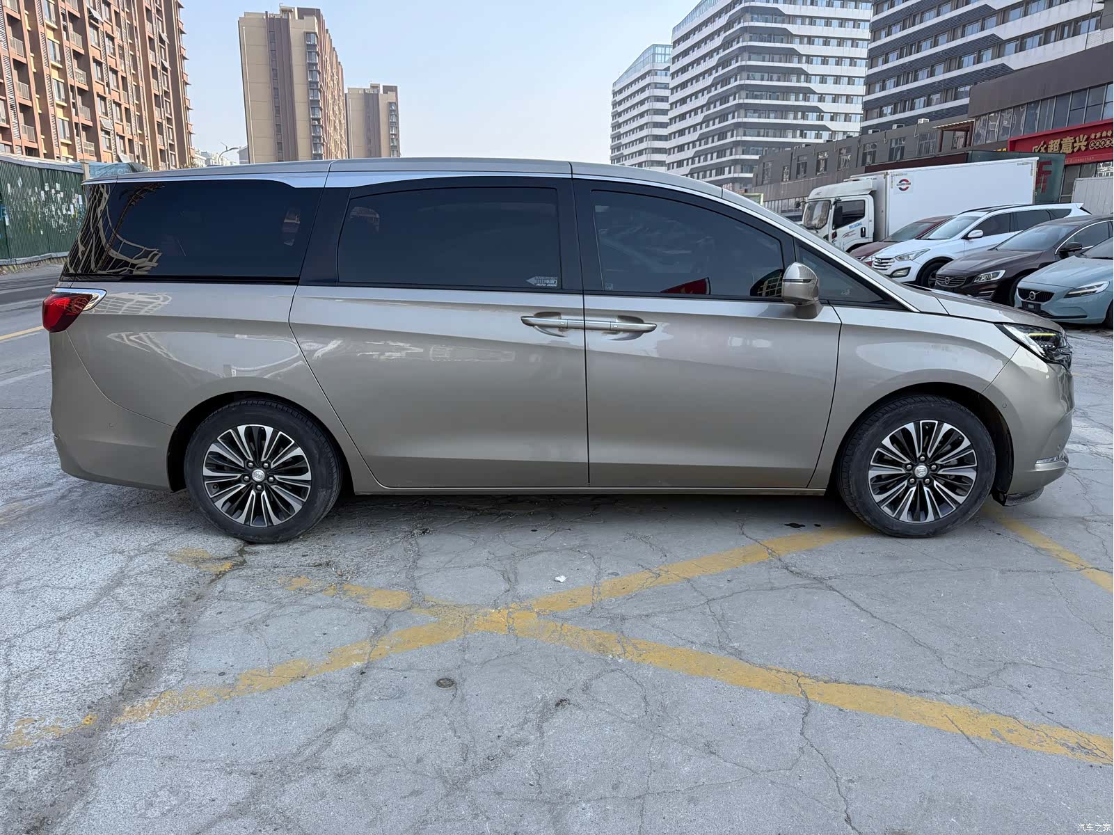 Buick GL8, 2022 4